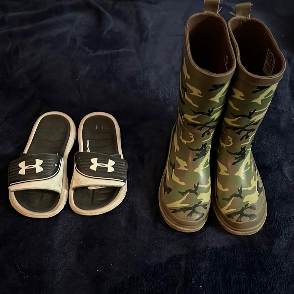 Under Armour Slides and Camouflage Boots - Picture 1 of 1